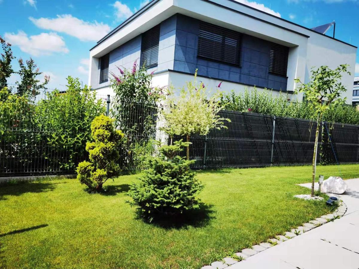 Yipin Villa Prag Exteriör bild