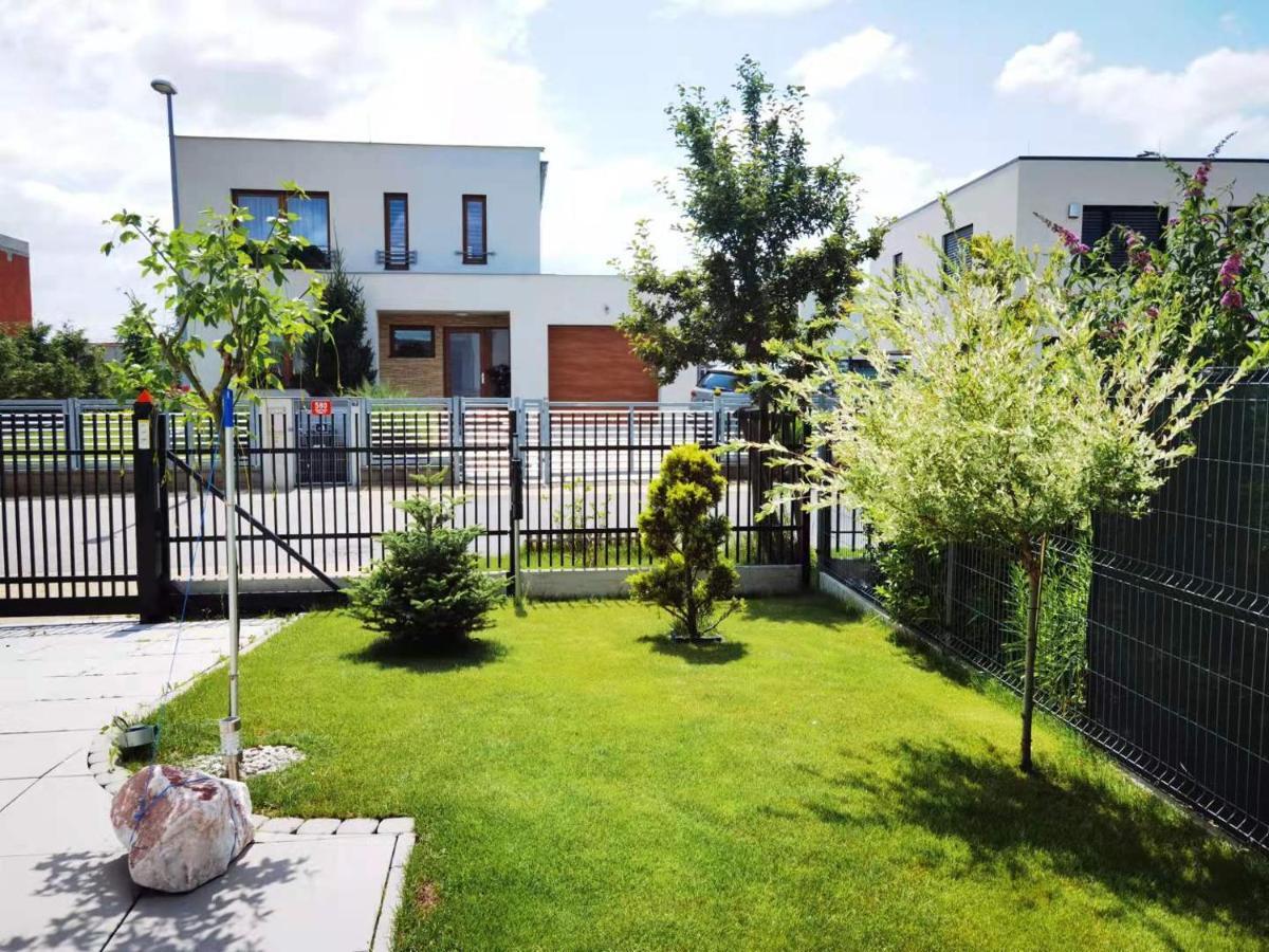 Yipin Villa Prag Exteriör bild