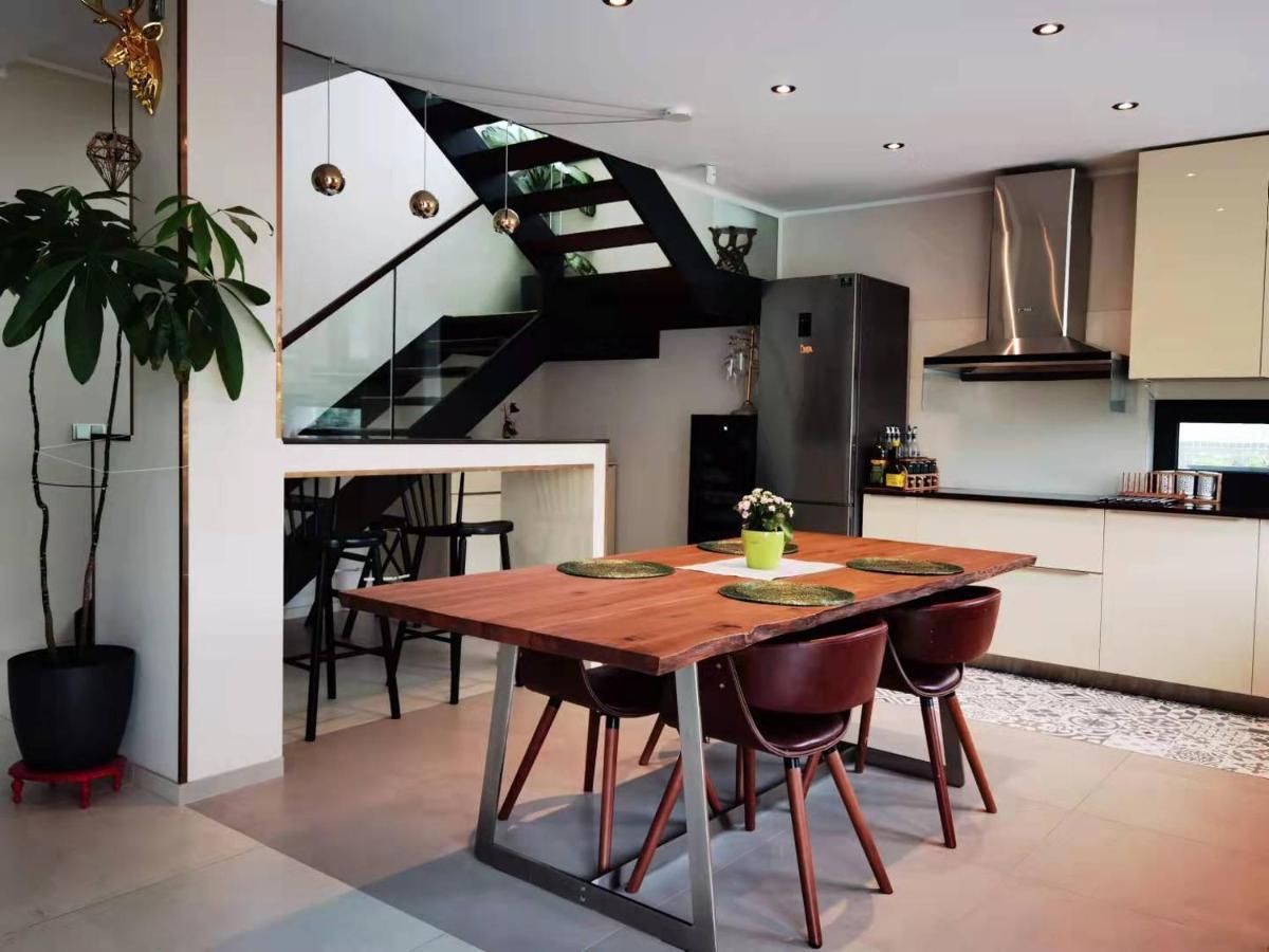 Yipin Villa Prag Exteriör bild