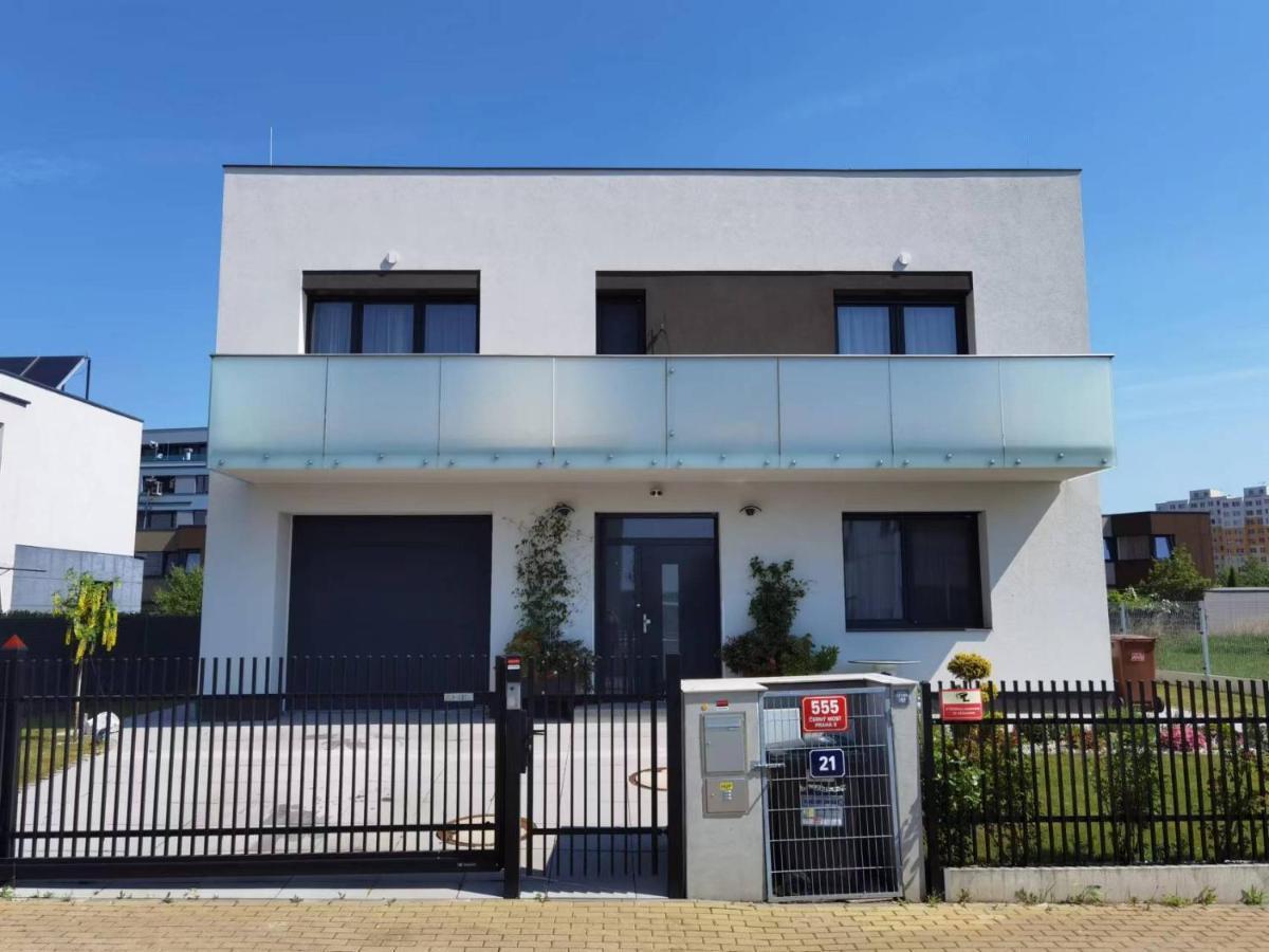 Yipin Villa Prag Exteriör bild