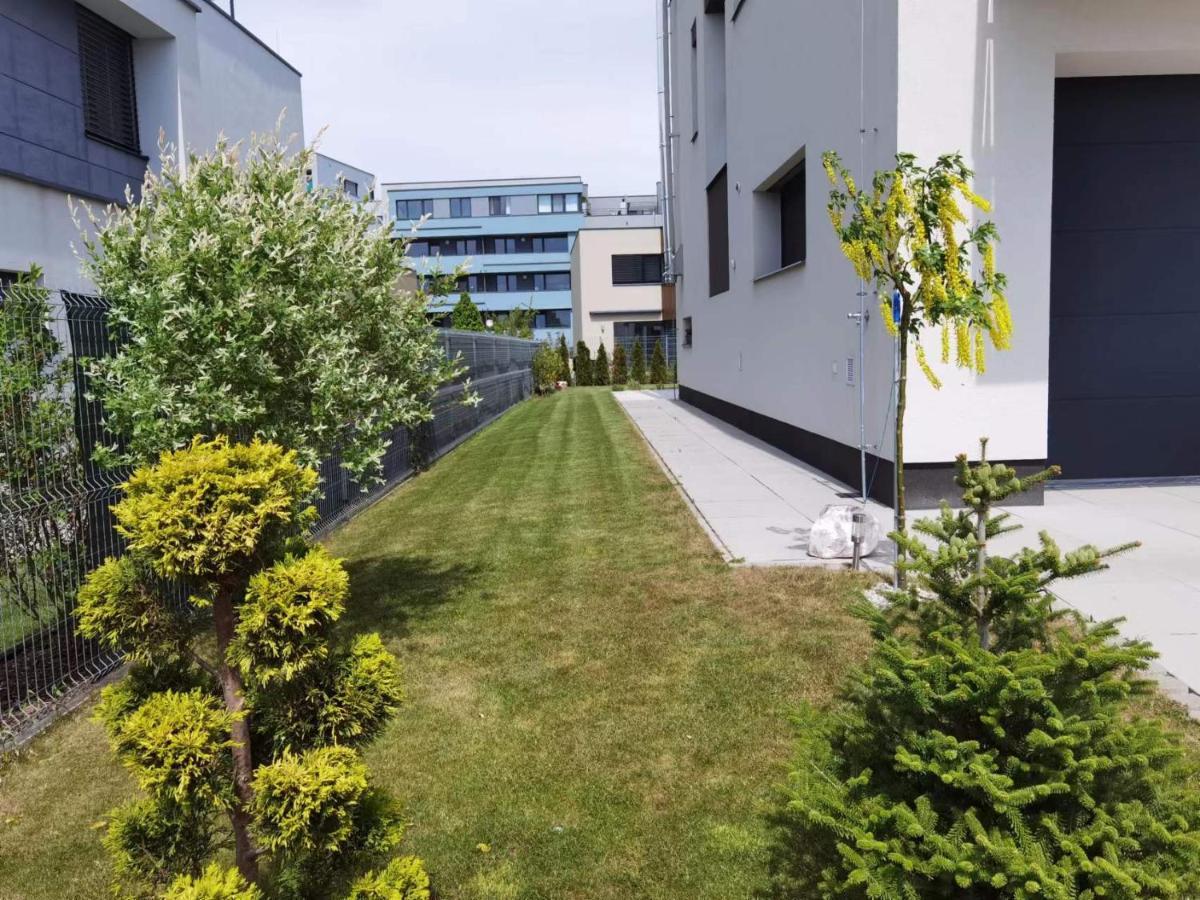 Yipin Villa Prag Exteriör bild